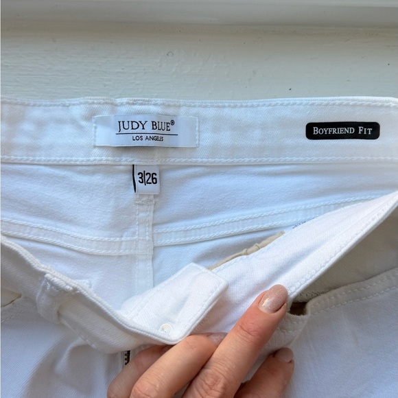 Judy Blue White Jeans Destroyed Boyfriend Sz 3/26 Mid Rise - Picture 3 of 8